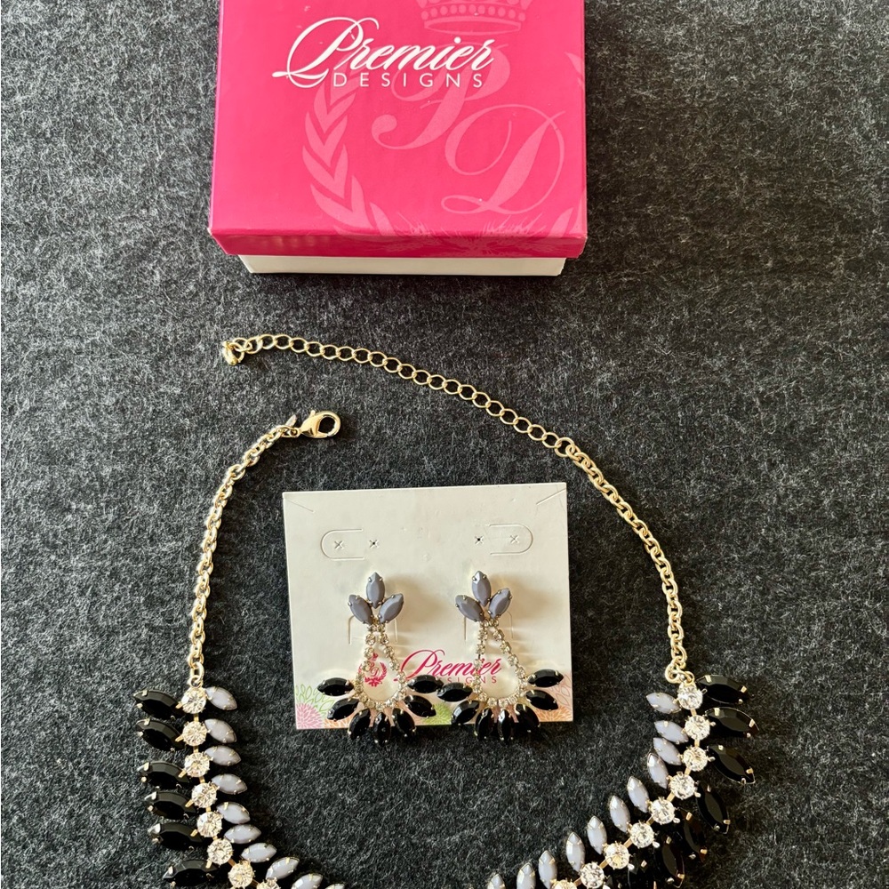 Premier Designs Black and Gold Necklace with Earrings